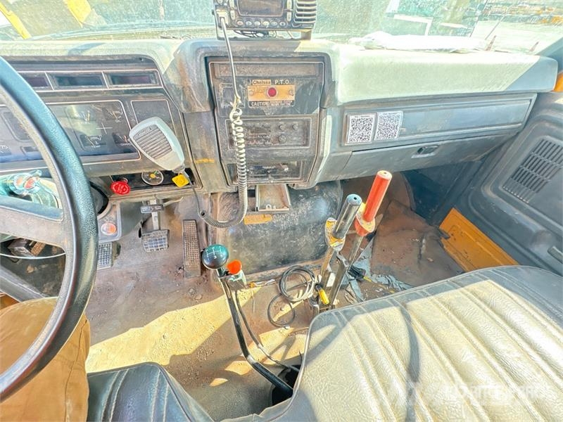Ford F800 4x2 S/A Dump Truck Самосвал