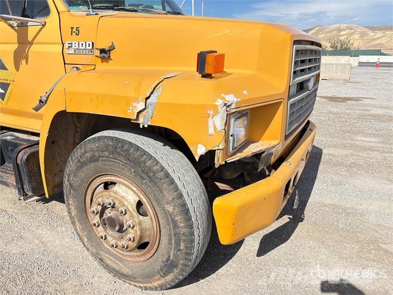 Ford F800 4x2 S/A Dump Truck Самосвал