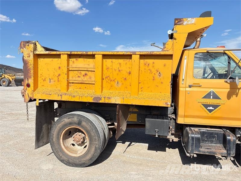 Ford F800 4x2 S/A Dump Truck Самосвал