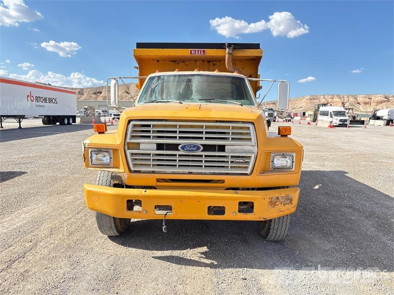 Ford F800 4x2 S/A Dump Truck Самосвал