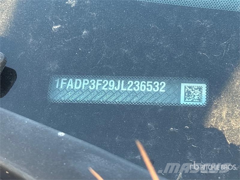 Ford Focus SE 汽车
