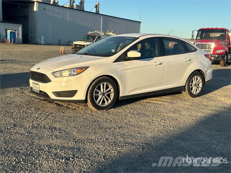 Ford Focus SE 汽车