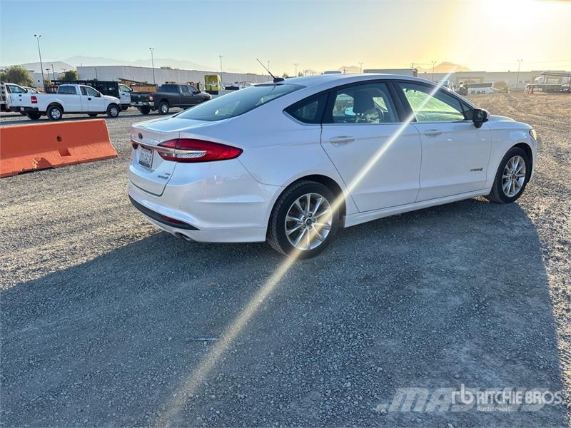 Ford Fusion Hybrid Automobile 汽车