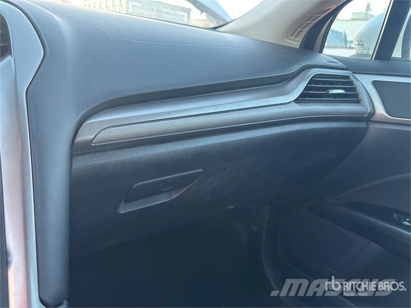 Ford Fusion Hybrid Automobile 汽车