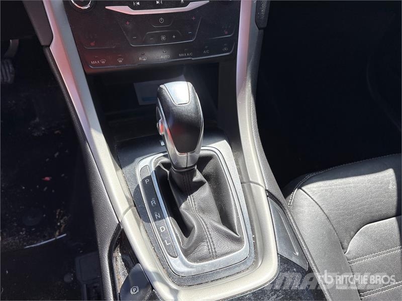 Ford Fusion Hybrid Automobile Automobili
