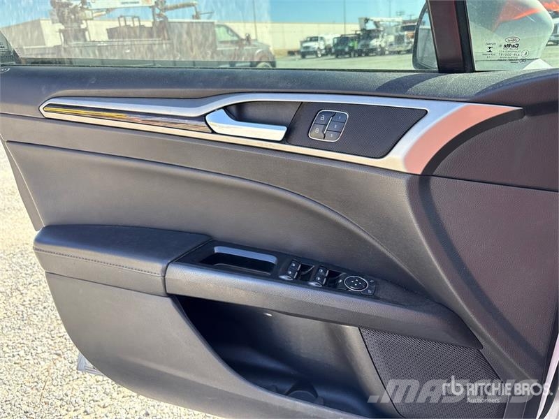 Ford Fusion Hybrid Automobile Automobili