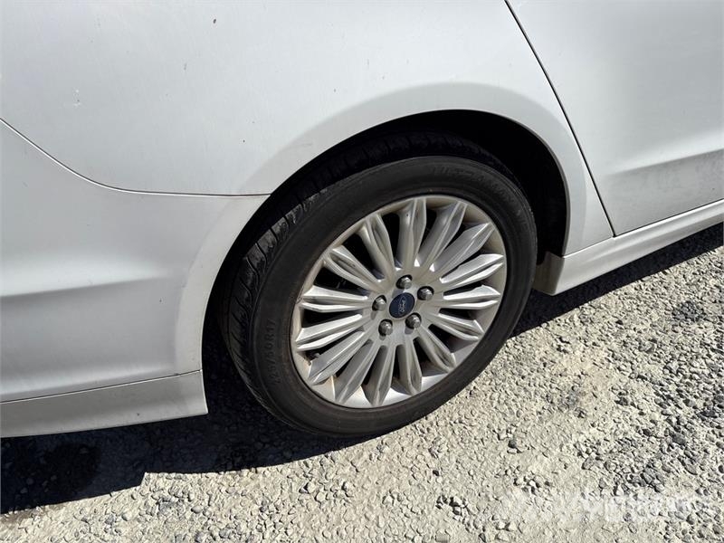 Ford Fusion Hybrid Automobile Automobili