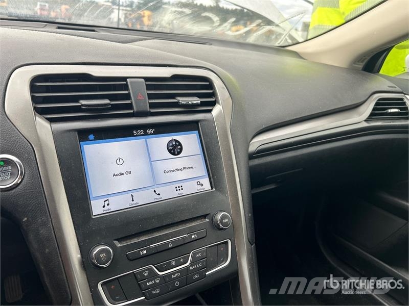 Ford Fusion SE Automobile Automašīnas
