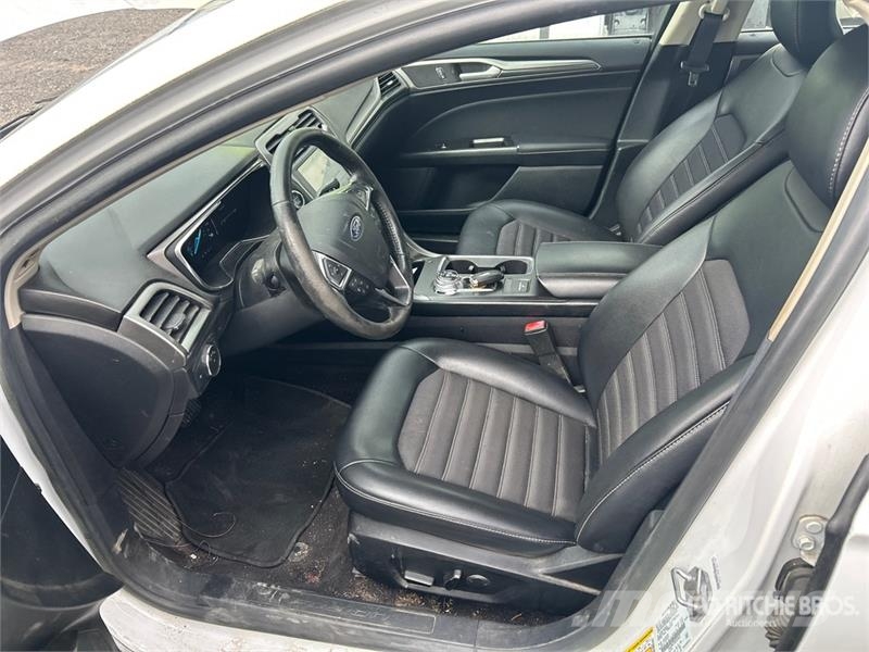 Ford Fusion SE Automobile Automašīnas