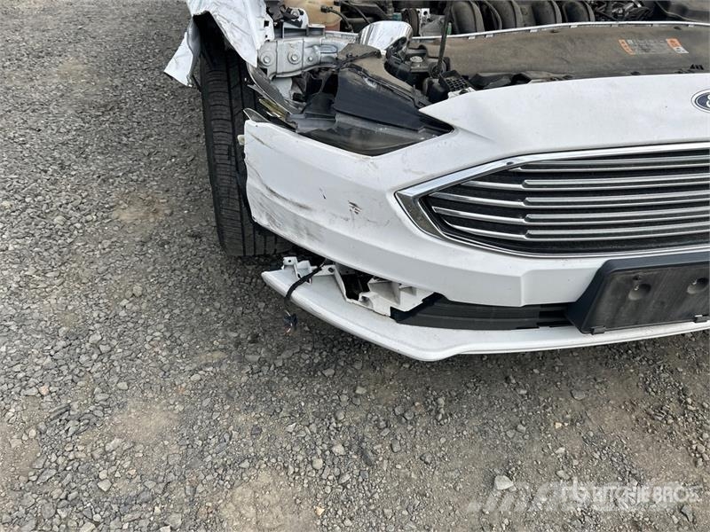 Ford Fusion SE Automobile Automašīnas