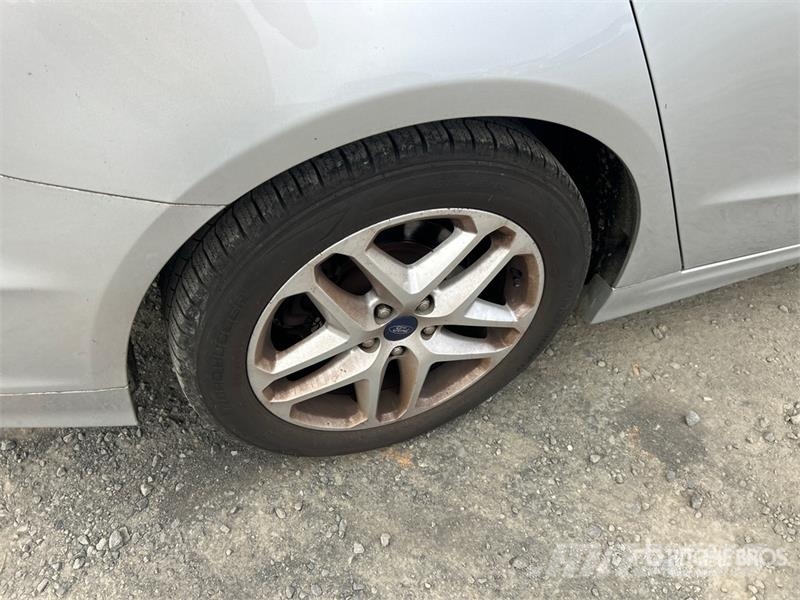 Ford Fusion SE Automobile Personbiler