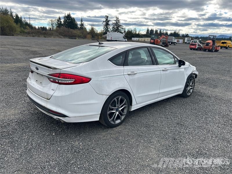 Ford Fusion SE Automobile Automašīnas