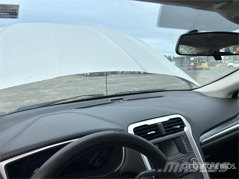 Ford Fusion SE Automobile Personbiler