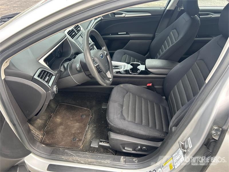 Ford Fusion SE Automobile Personbiler