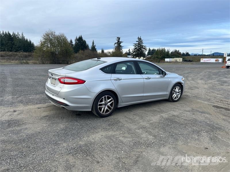 Ford Fusion SE Automobile Personbiler
