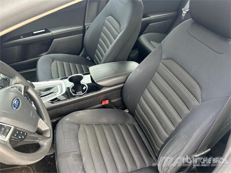 Ford Fusion SE Automobile Personbiler