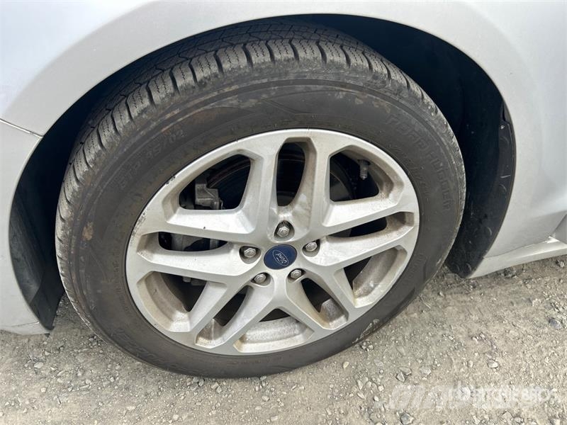 Ford Fusion SE Automobile Personbiler