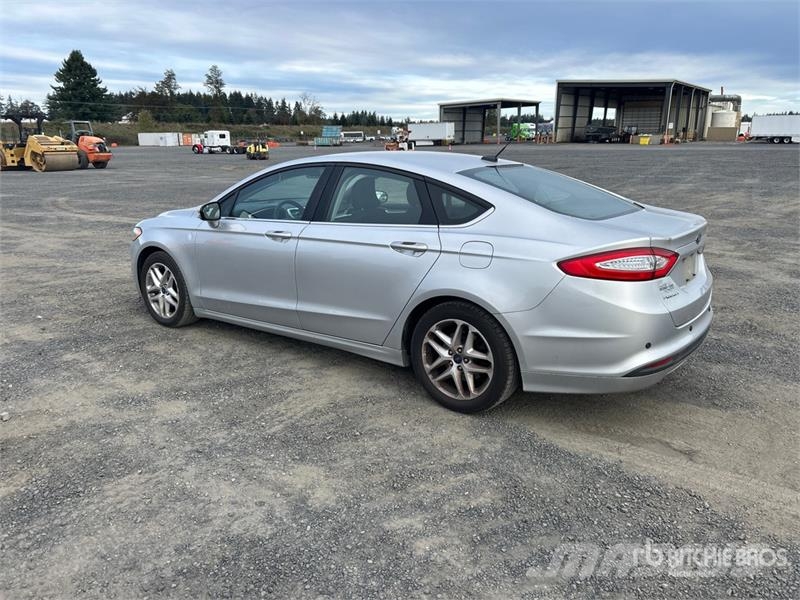 Ford Fusion SE Automobile Personbiler