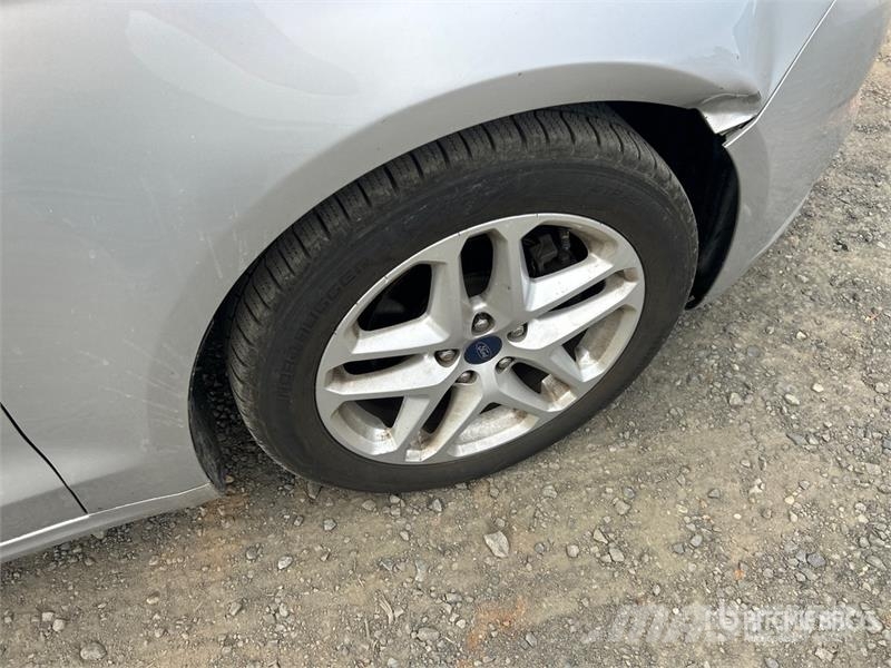 Ford Fusion SE Automobile Personbiler