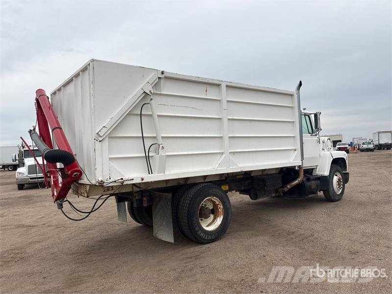 Ford L8000 4x2 Silage Truck Специальные грузовики