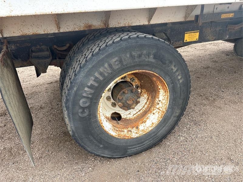 Ford L8000 4x2 Silage Truck Специальные грузовики