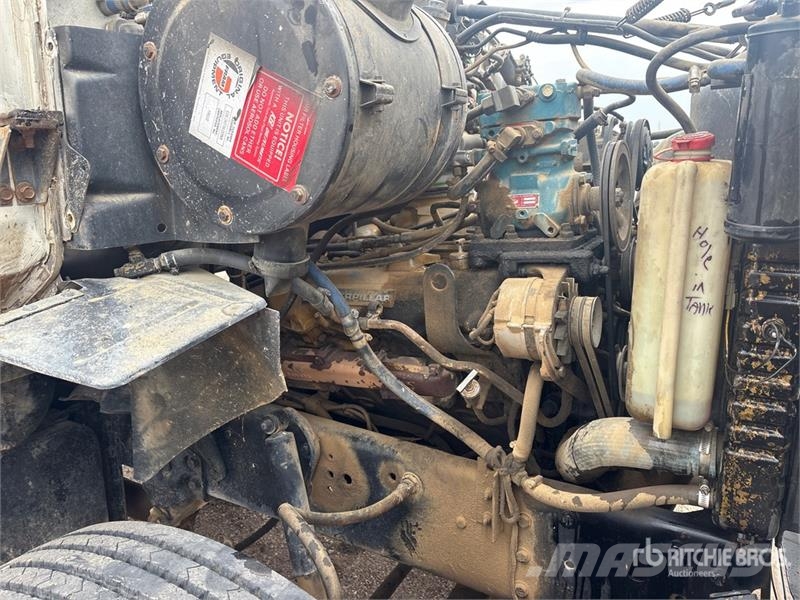 Ford L8000 4x2 Silage Truck Специальные грузовики
