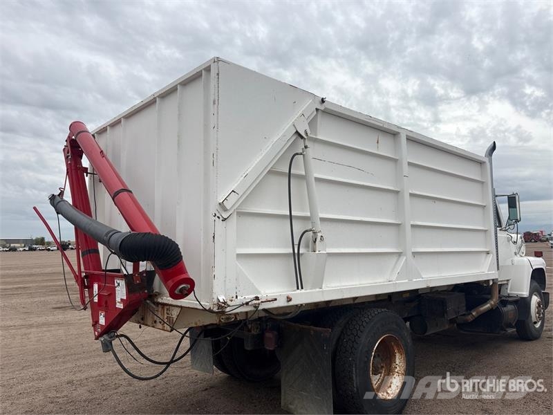 Ford L8000 4x2 Silage Truck Специальные грузовики