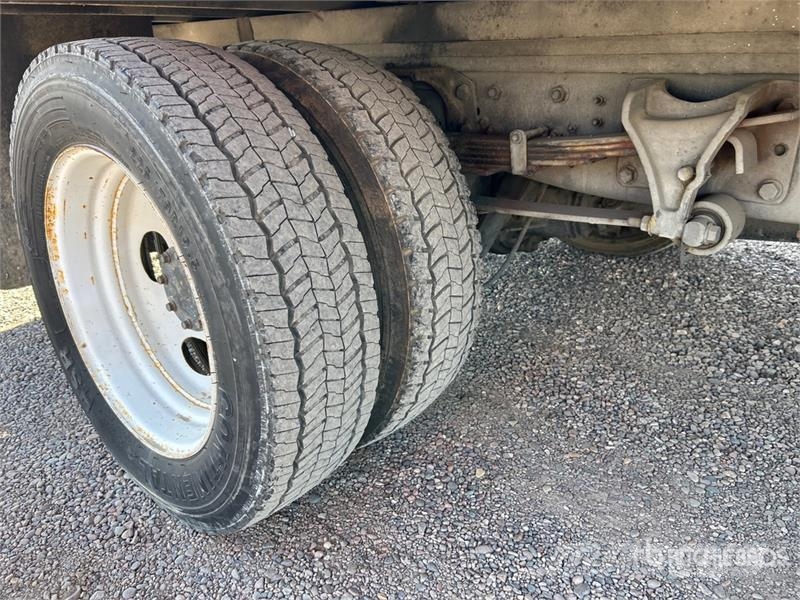 Ford LCF 450 4x2 Van Truck Skåpbilar