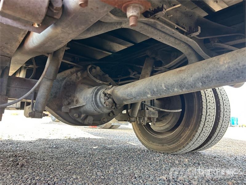 Ford LCF 450 4x2 Van Truck Skåpbilar