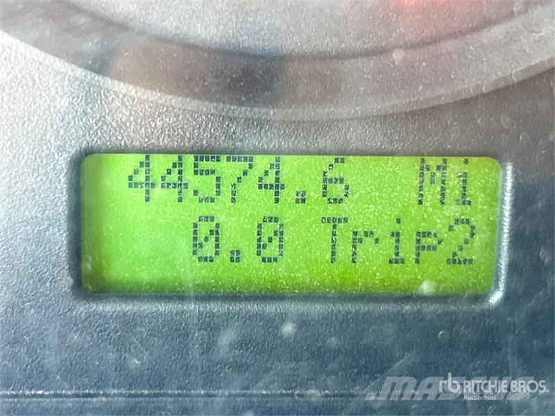 Ford LCF 450 4x2 Van Truck Skåpbilar