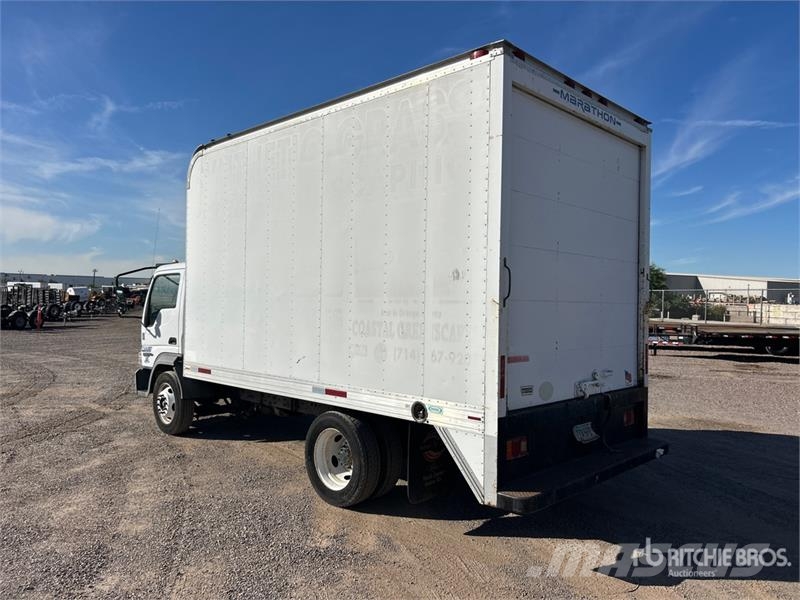 Ford LCF 450 4x2 Van Truck Skåpbilar