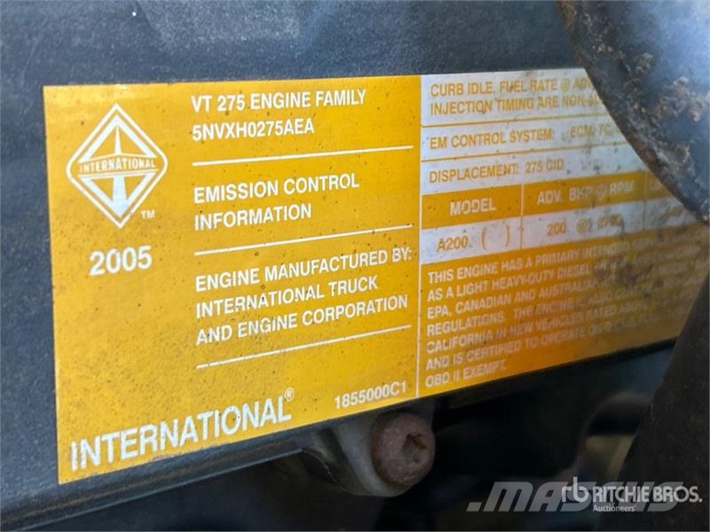Ford LCF 450 4x2 Van Truck Skåpbilar