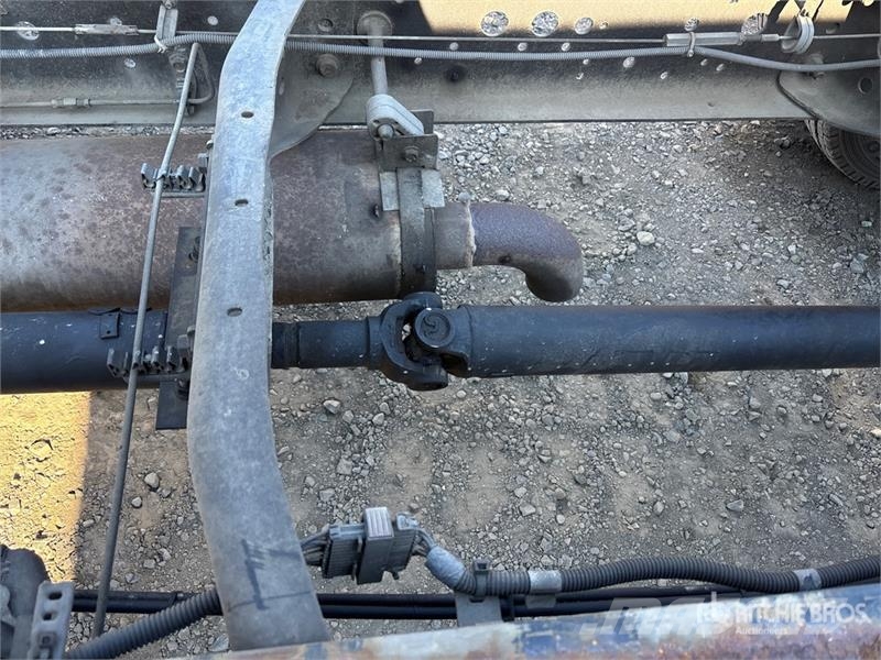 Ford LCF450 驾驶室与内部
