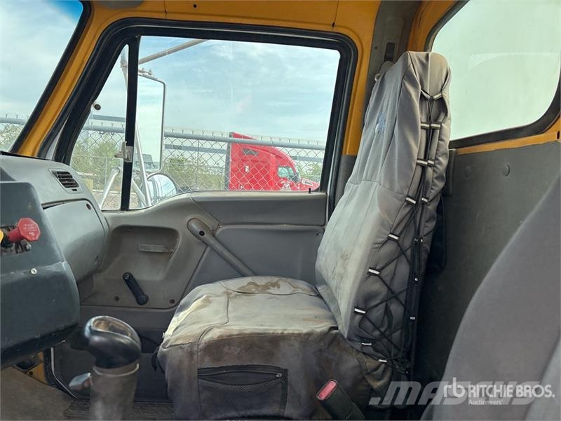 Ford LT8513 Cabinas e interior