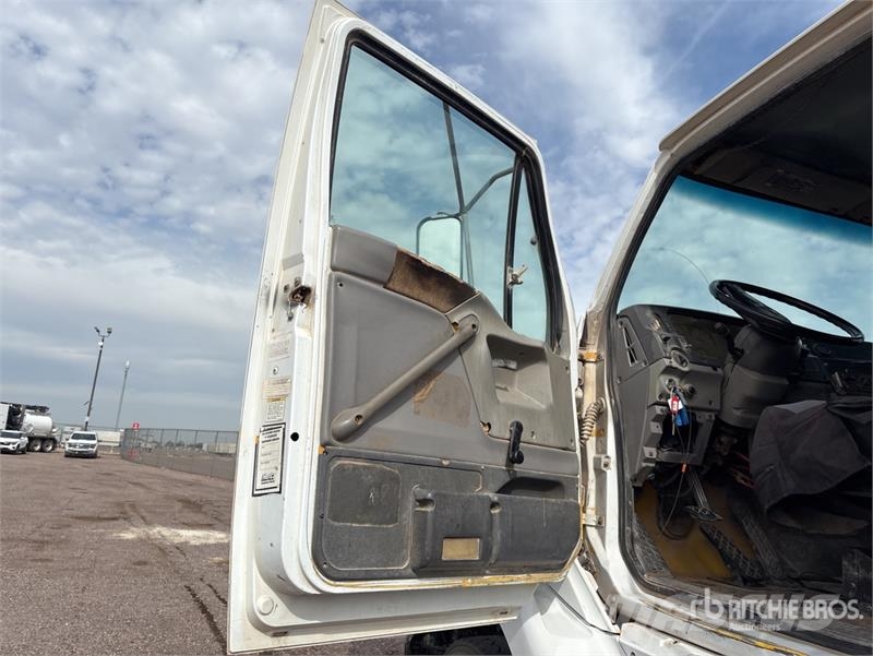 Ford LT8513 Cabinas e interior