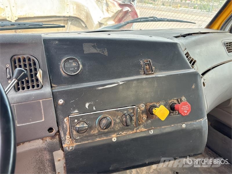 Ford LT8513 Cabinas e interior