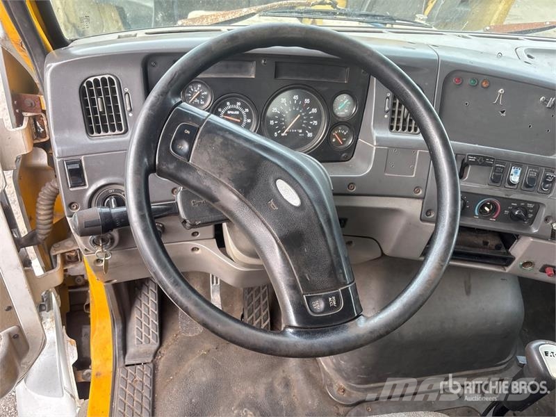 Ford LT9000 Trekkvogner