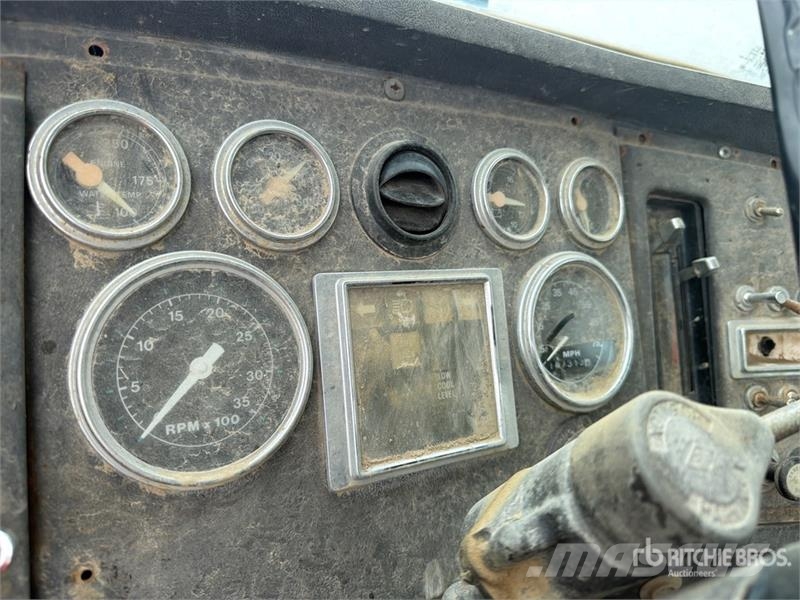 Ford LTA9000 Vesisäiliöautot