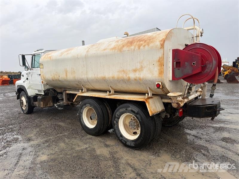 Ford LTA9000 Vesisäiliöautot