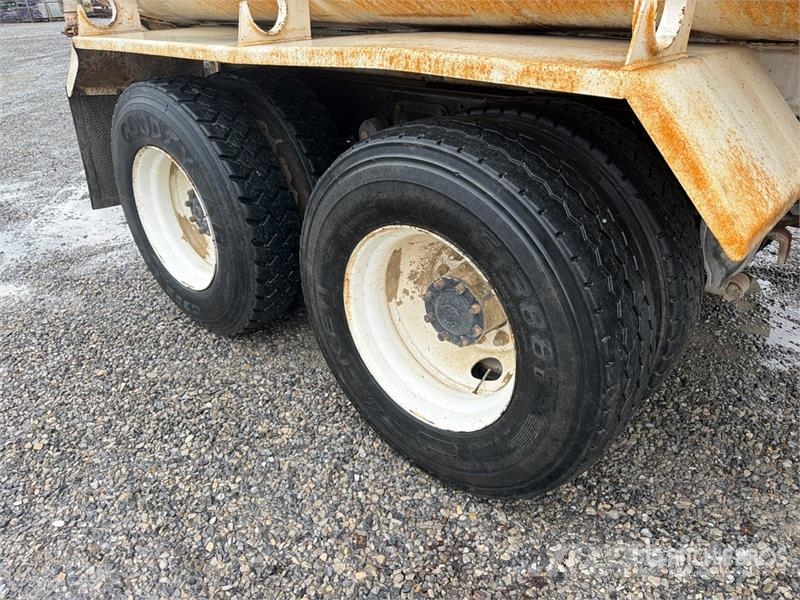 Ford LTA9000 Vesisäiliöautot