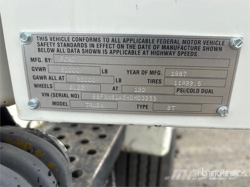 Ford on Ford 4x2 Asphalt Distributor Truck Tankbiler