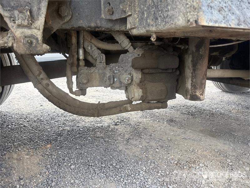 Ford on Ford 4x2 Asphalt Distributor Truck Tankbiler