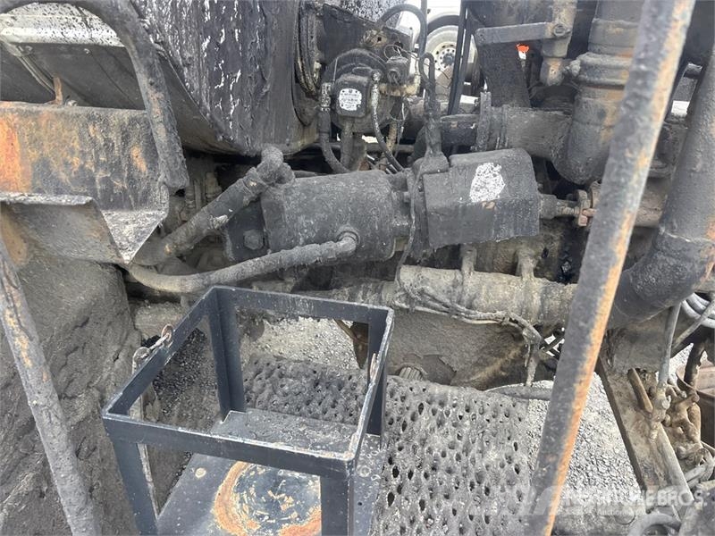 Ford on Ford 4x2 Asphalt Distributor Truck Tankbiler