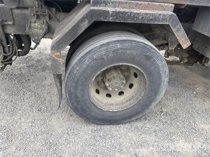 Ford on Ford 4x2 Asphalt Distributor Truck Tankbiler
