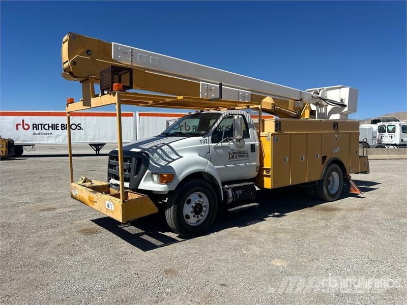 Ford on Ford F-750 XL 4x2 Bucket Truck Podnośniki koszowe