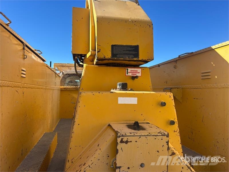 Ford on Ford F-750 XL 4x2 Bucket Truck Bilmontert lift