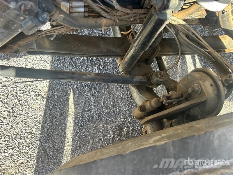 Ford on Ford F-750 XL 4x2 Bucket Truck Bilmontert lift
