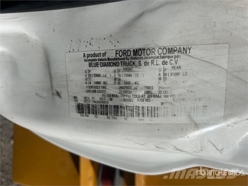 Ford on Ford F-750 XL 4x2 Bucket Truck Bilmontert lift