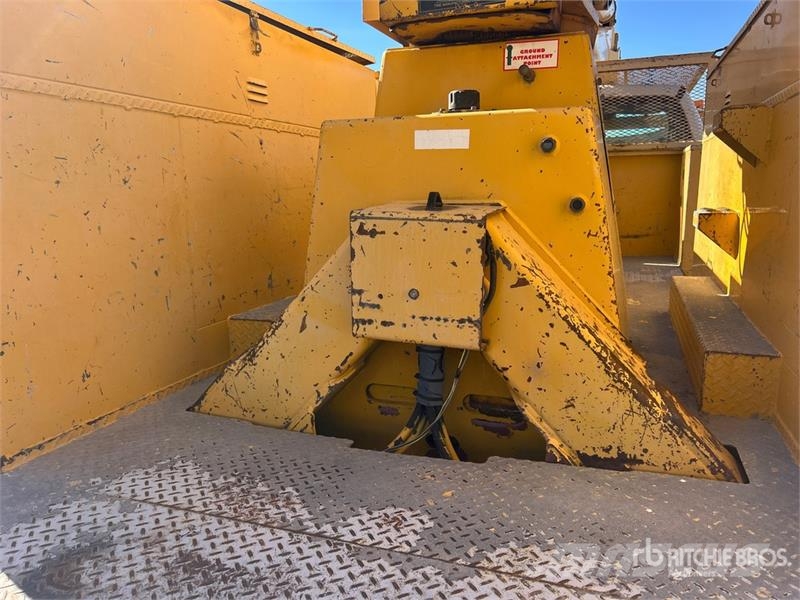Ford on Ford F-750 XL 4x2 Bucket Truck Bilmontert lift