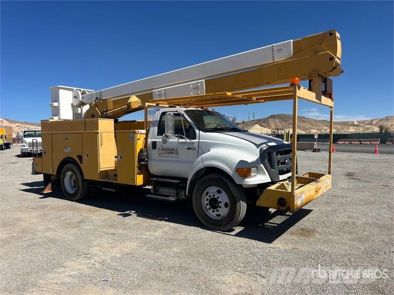 Ford on Ford F-750 XL 4x2 Bucket Truck Podnośniki koszowe